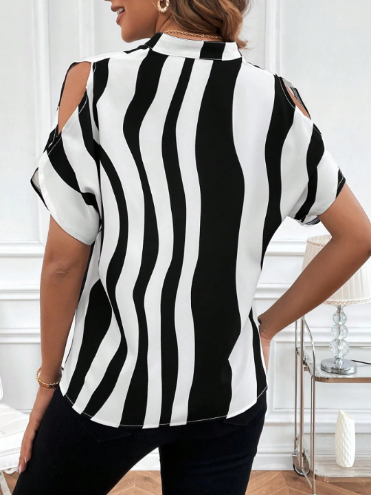 Clasi Black And White Irregular Striped Shirt With Notched Collar