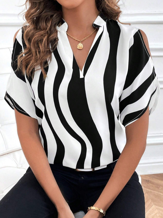 Clasi Black And White Irregular Striped Shirt With Notched Collar