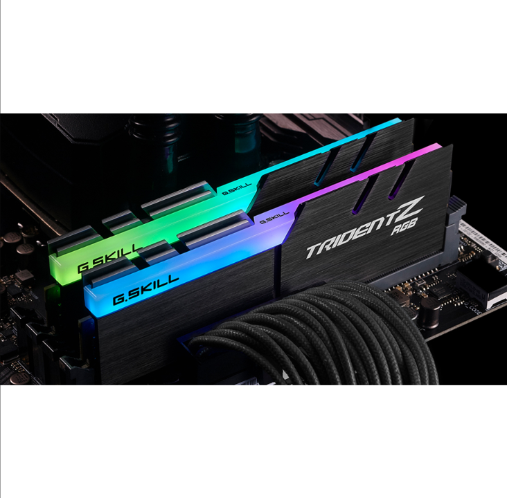 جي سكيل ترايدنت Z RGB DDR4-2666 C18 DC - 64 جيجابايت