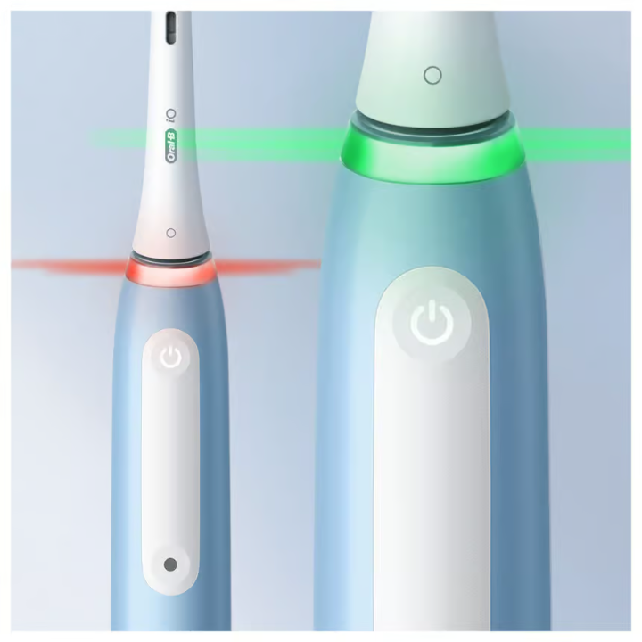 Oral-B iO 3S Blue electric toothbrush